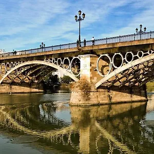 Apartamento En La Mejor Zona De Triana, Junto Al Puente, Sevilla